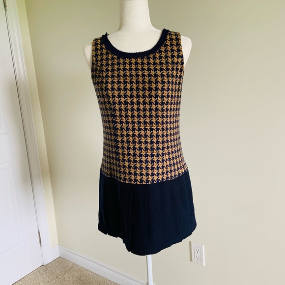 Chic Houndstooth Mini Dress – Size S - Picture 9 of 13